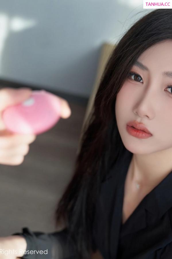   [XiuRen]高清写真图 2023.06.01 No.6839 沈青黛 丝袜美腿第25张图片